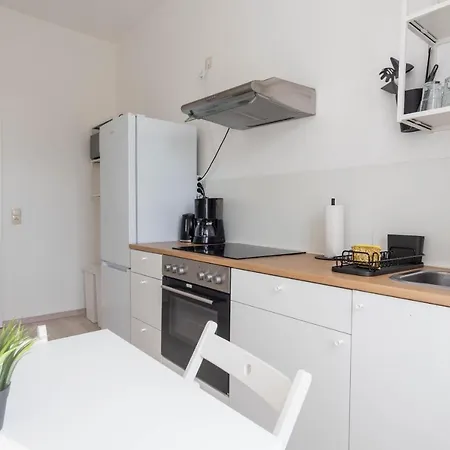 Komfortable Monteursunterkunft: 4-zimmer-wohnung Mit Getrennten Betten Apartman Erfurt