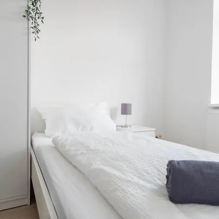 Komfortable Monteursunterkunft: 4-zimmer-wohnung Mit Getrennten Betten * エアフルト